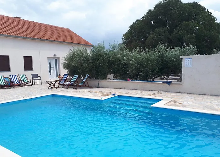 Kuca Za Odmor Mira Ferienhaus *
