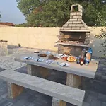 Kuca Za Odmor Mira Nyaraló *