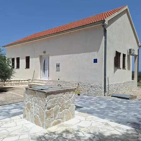 Semesterbostad Kuca Za Odmor Mira Biograd Na Moru