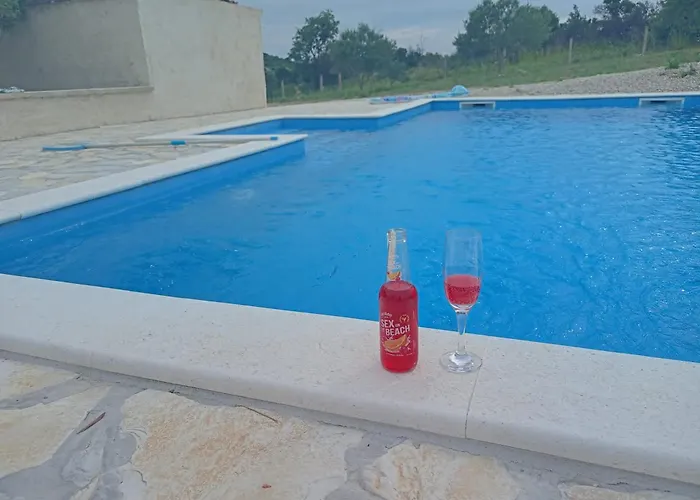 Nyaraló Kuca Za Odmor Mira