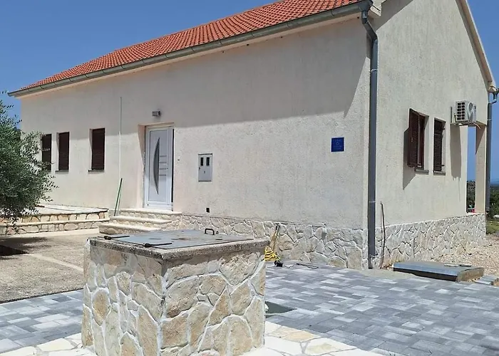 別荘 Kuca Za Odmor Mira ビオグラード・ナ・モル